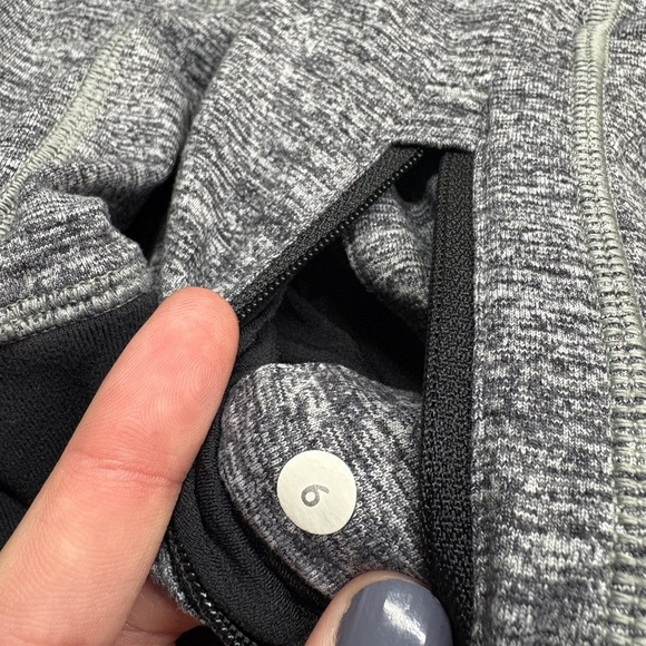 Lululemon Athletica Think Fast Gray Striped Women's Hoodie Size 6 - Picture 3 of 7
